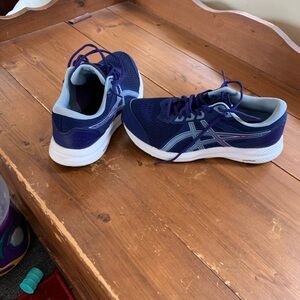 ASICS Gel-Contend 8 women’s size 9